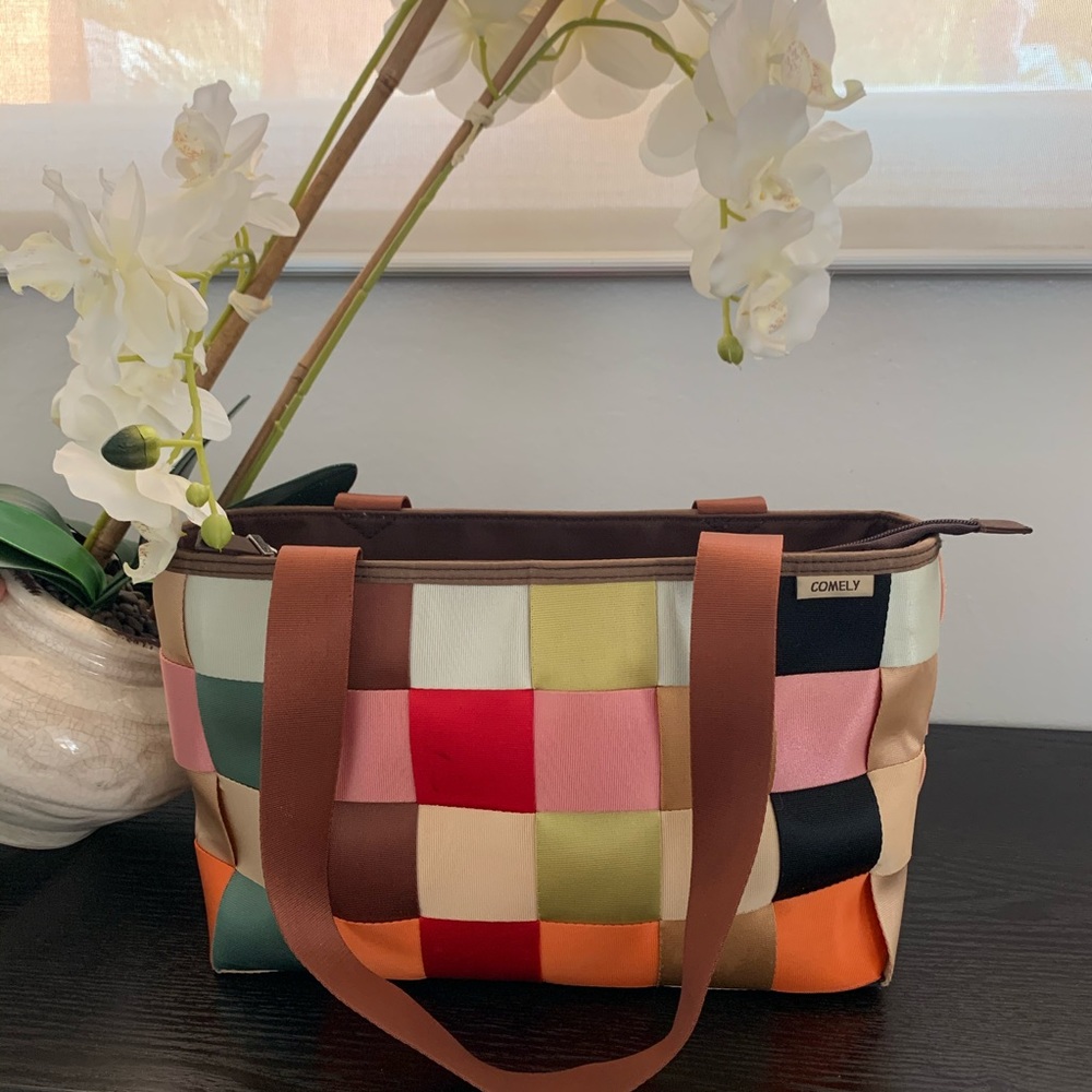 Comely Handbag 👜 - Picture 12 of 13